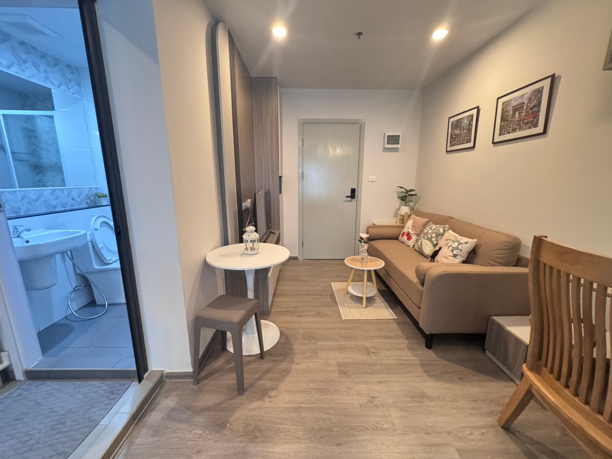 For RentCondoThaphra, Talat Phlu, Wutthakat : The room is very beautiful! Available and ready for rent, only 11,000/month. Regent Home Wuthakat near BTS. You can inquire.