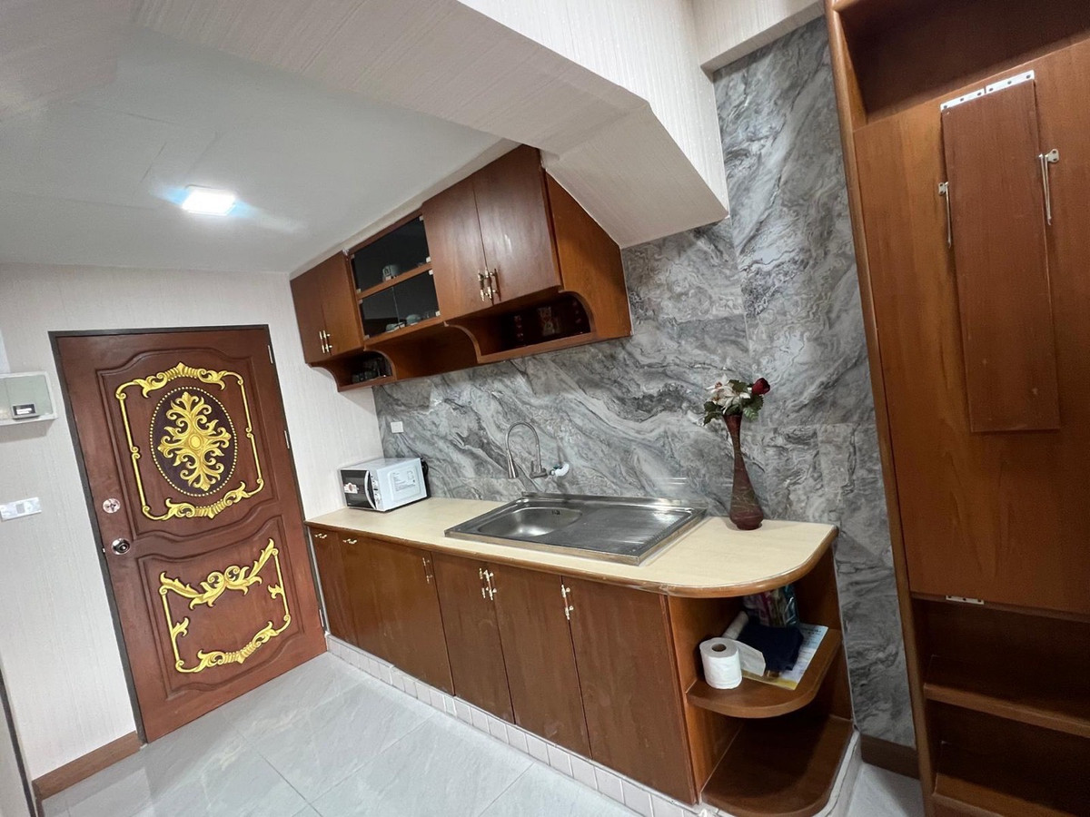 For RentCondoPattaya, Bangsaen, Chonburi : Newly Renovated 39sqm Condo For Rent at Yensabai Condotel