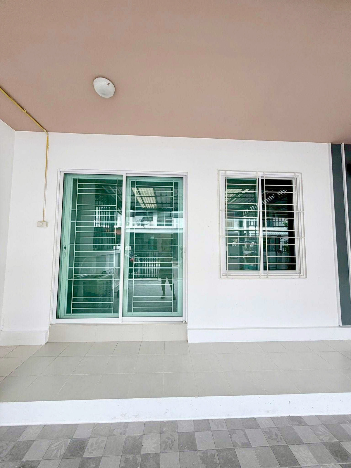 ให้เช่าทาวน์โฮมเชียงใหม่ : ทาวน์เฮ้าส์ในโครงการ ให้เช่าเดือนละ 13,500 บาท เดินทางเพียง 5 นาทีถึงรร.วารี No.15H813