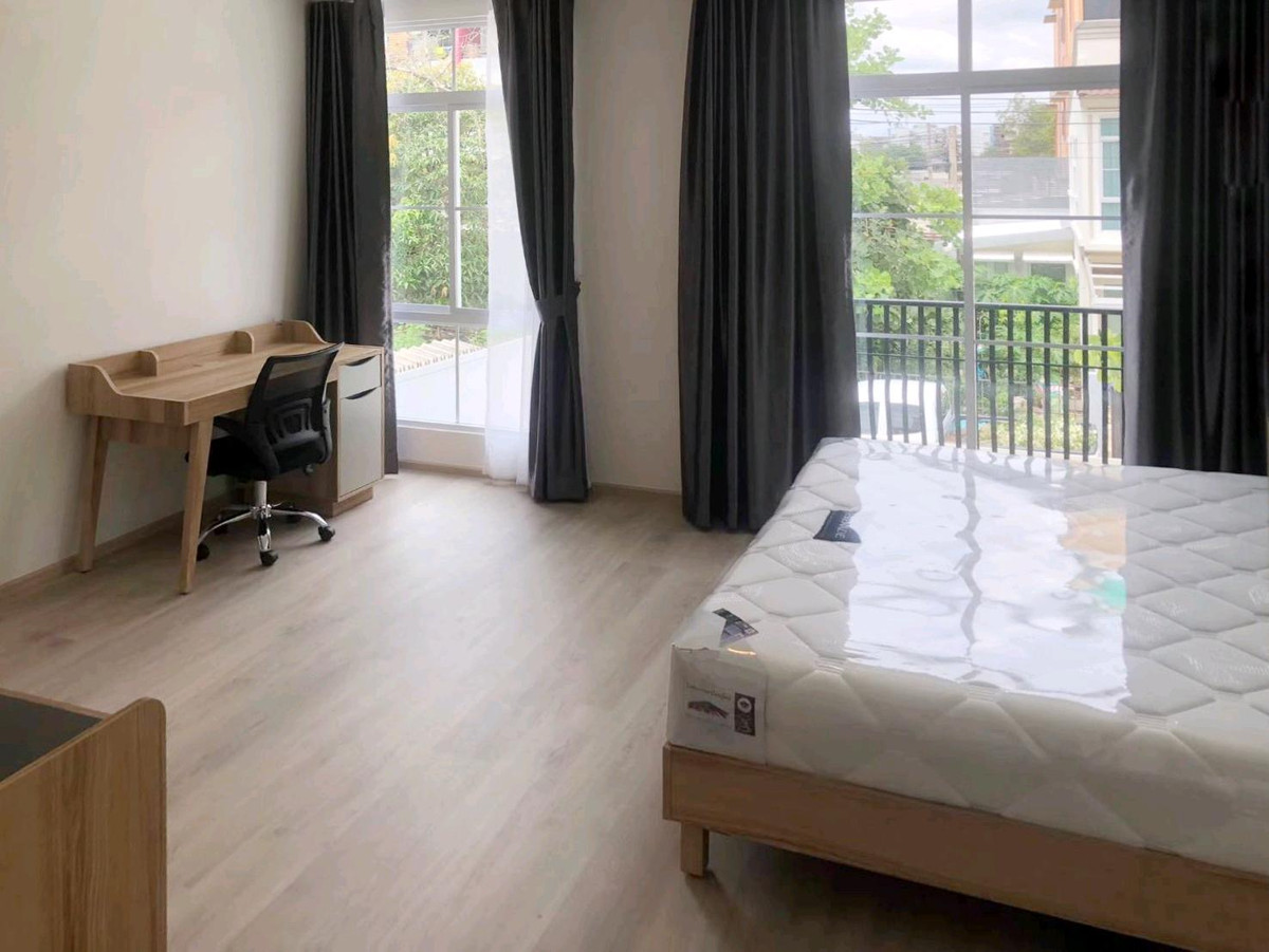 ให้เช่าทาวน์โฮมบางนา แบริ่ง ลาซาล : 🚩🌟🍀 ให้เช่า อินดี้ บางนา-รามคำแหง2 ทาวน์โฮมพรีเมียมเกรด หลังริม ตั้งบนทำเลศักยภาพ เดินทางง่าย ใกล้รถไฟฟ้า และรายล้อมไปด้วยสิ่งอำนวยควมสะดวกมากมาย ห้างใหญ่ ถนนใหญ่ ใกล้ทางด่วน✅ 