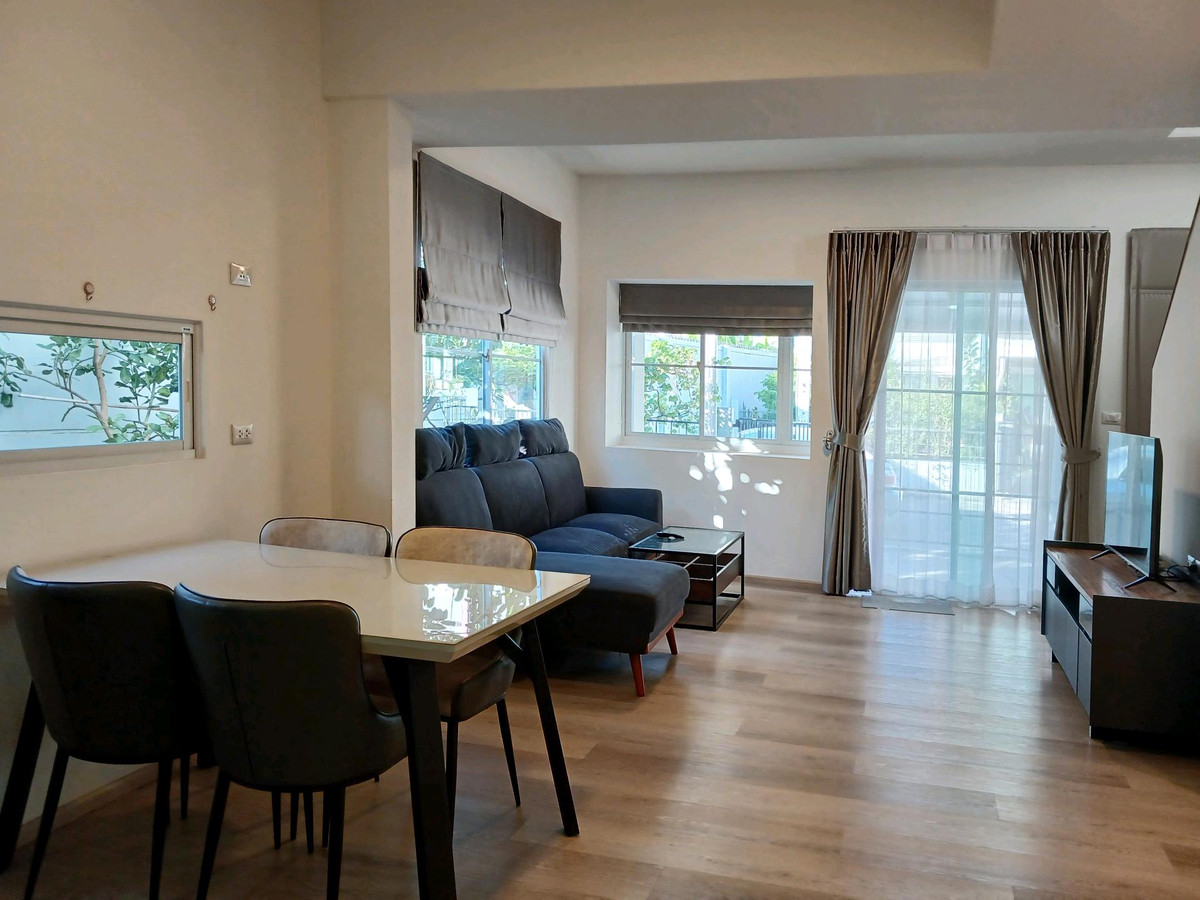 ให้เช่าทาวน์โฮมบางนา แบริ่ง ลาซาล : 🚩🌟🍀 ให้เช่า อินดี้ บางนา-รามคำแหง2 ทาวน์โฮมพรีเมียมเกรด หลังริม ตั้งบนทำเลศักยภาพ เดินทางง่าย ใกล้รถไฟฟ้า และรายล้อมไปด้วยสิ่งอำนวยควมสะดวกมากมาย ห้างใหญ่ ถนนใหญ่ ใกล้ทางด่วน✅ 