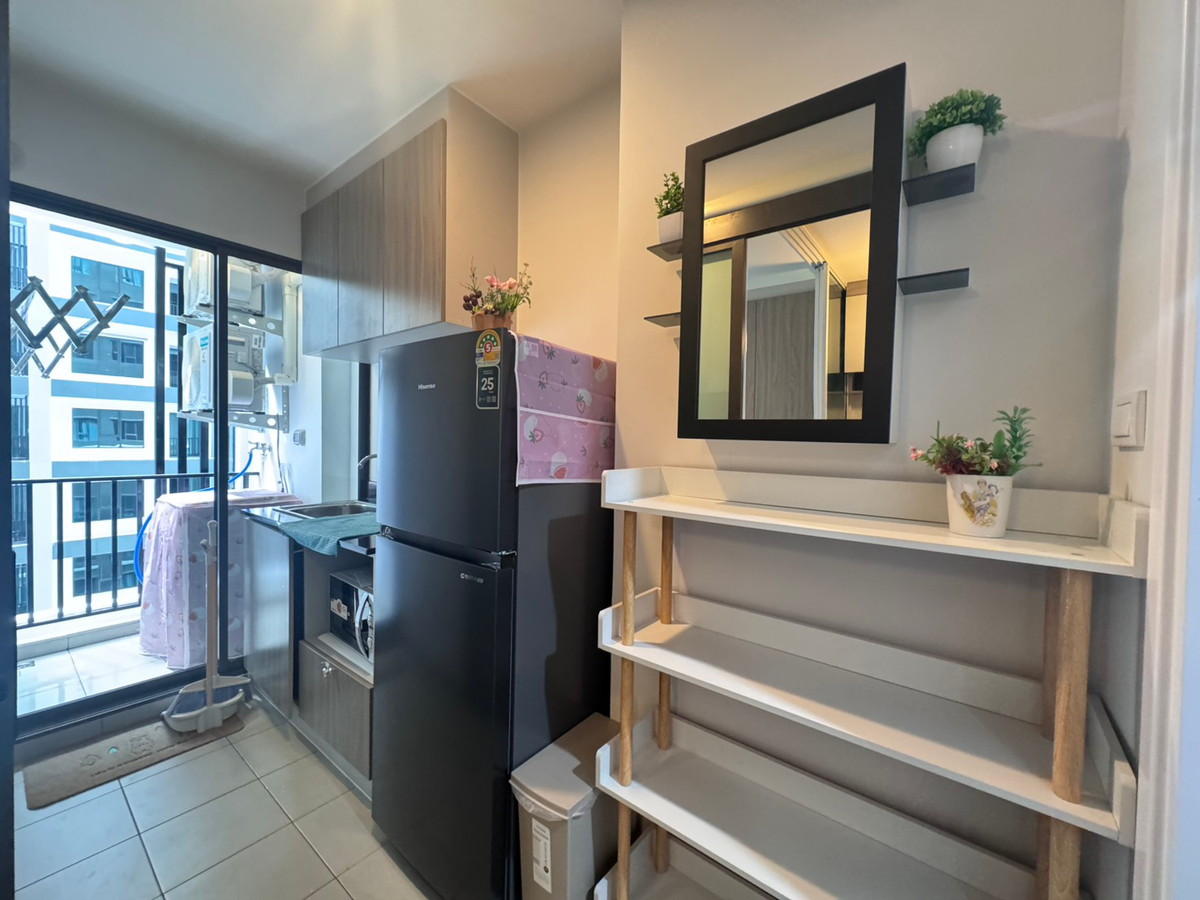 For RentCondoThaphra, Talat Phlu, Wutthakat : The room is very beautiful! Available and ready for rent, only 11,000/month. Regent Home Wuthakat near BTS. You can inquire.