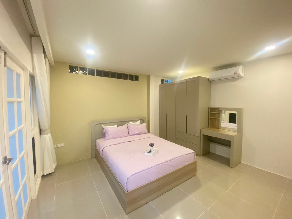 ขายบ้านพัทยา บางแสน ชลบุรี สัตหีบ : หลังมุมพร้อมชั้นลอย เฟอร์แน่น ✨ พัทยารุ่งเรือง / 3 ห้องนอน (ขาย), Pattaya Rungrueng / 3 Bedrooms (FOR SALE) BEWN036