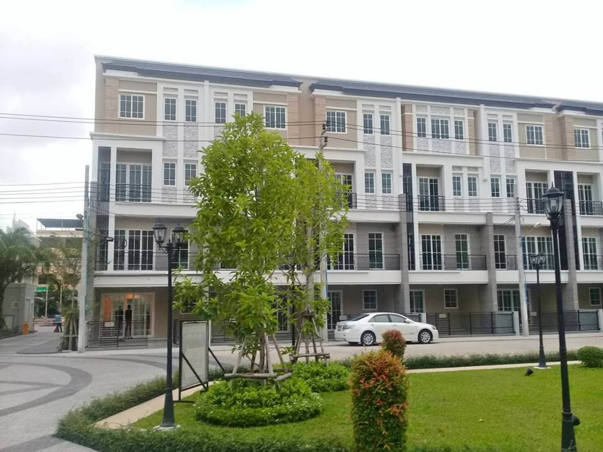 For RentTownhomeOnnut, Udomsuk : RH122325 4-story townhome for rent, The Master @ BTS Udomsuk project, in the heart of Udomsuk. Suitable for use as an office or clinic.