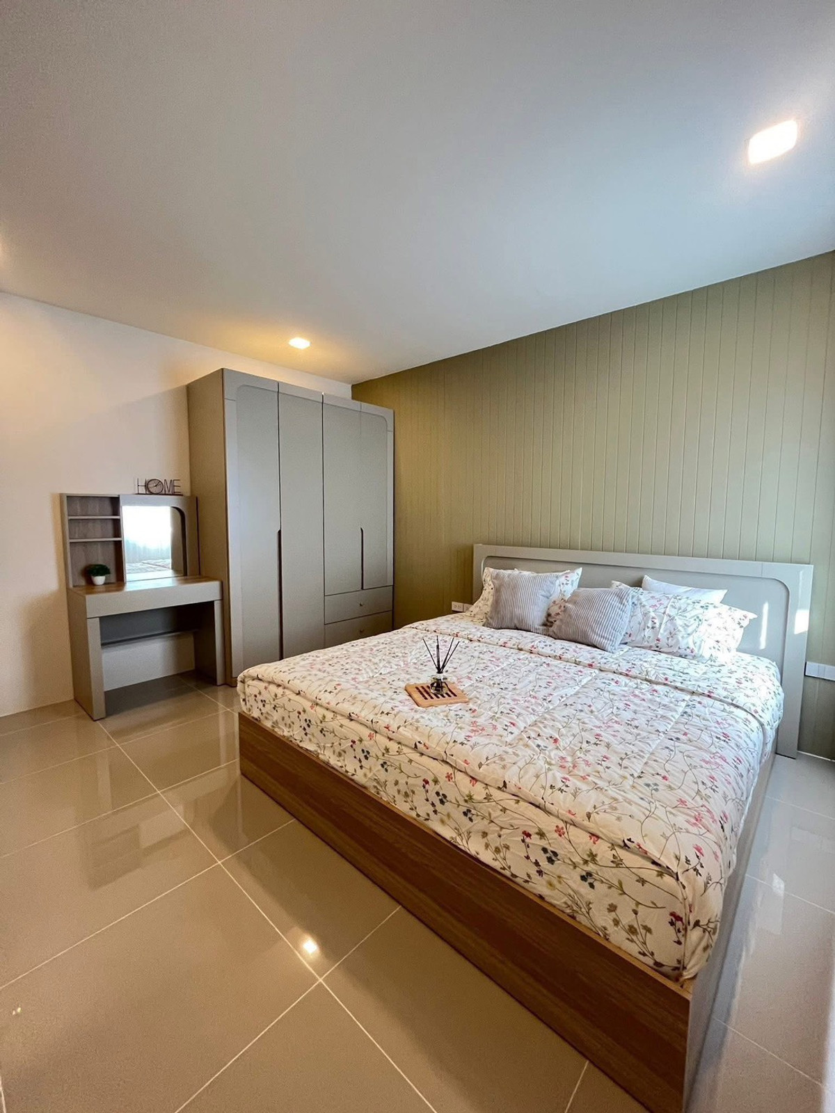 ขายบ้านพัทยา บางแสน ชลบุรี สัตหีบ : หลังมุมพร้อมชั้นลอย เฟอร์แน่น ✨ พัทยารุ่งเรือง / 3 ห้องนอน (ขาย), Pattaya Rungrueng / 3 Bedrooms (FOR SALE) BEWN036