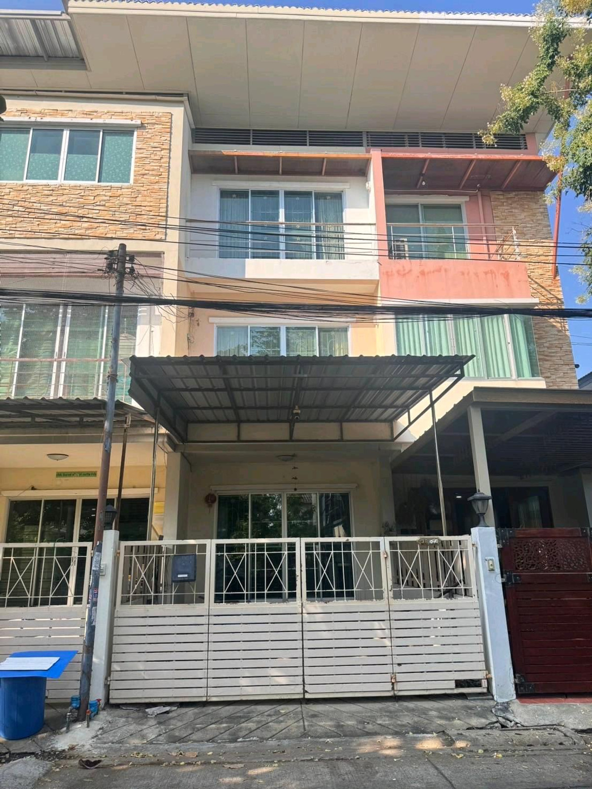 ขายทาวน์โฮมโชคชัย4 ลาดพร้าว71 : ทาว์นโฮมนาคนิวาสราคาดี พร้อมสินเชื่อฟรี 