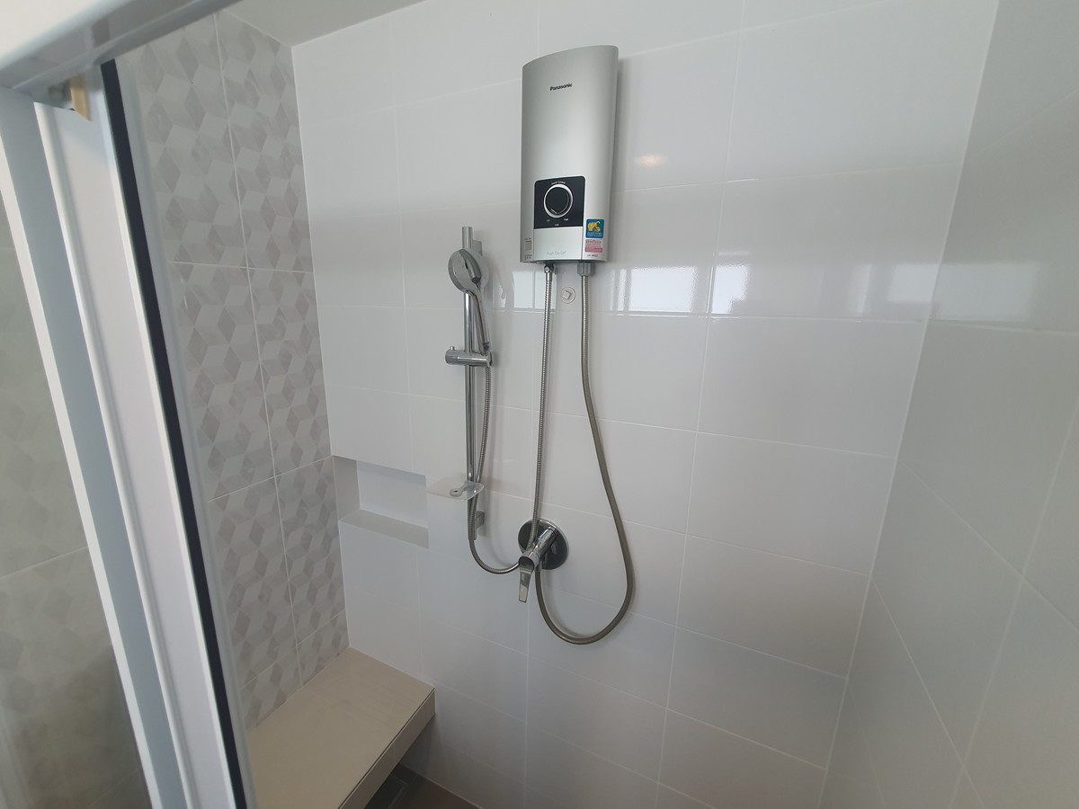 ขายบ้านพุทธมณฑล ศาลายา : ขายบ้านเดี่ยวหลังมุม ม.วิลลาจจิโอ ปิ่นเกล้า-ศาลายา จาก Land & Houses  บ้านสวย สไตล์ Urban Cottage, สวนรอบบ้านร่มรื่น, ใกล้มหาวิทยาลัยมหิดล เพียง 3 กม. 