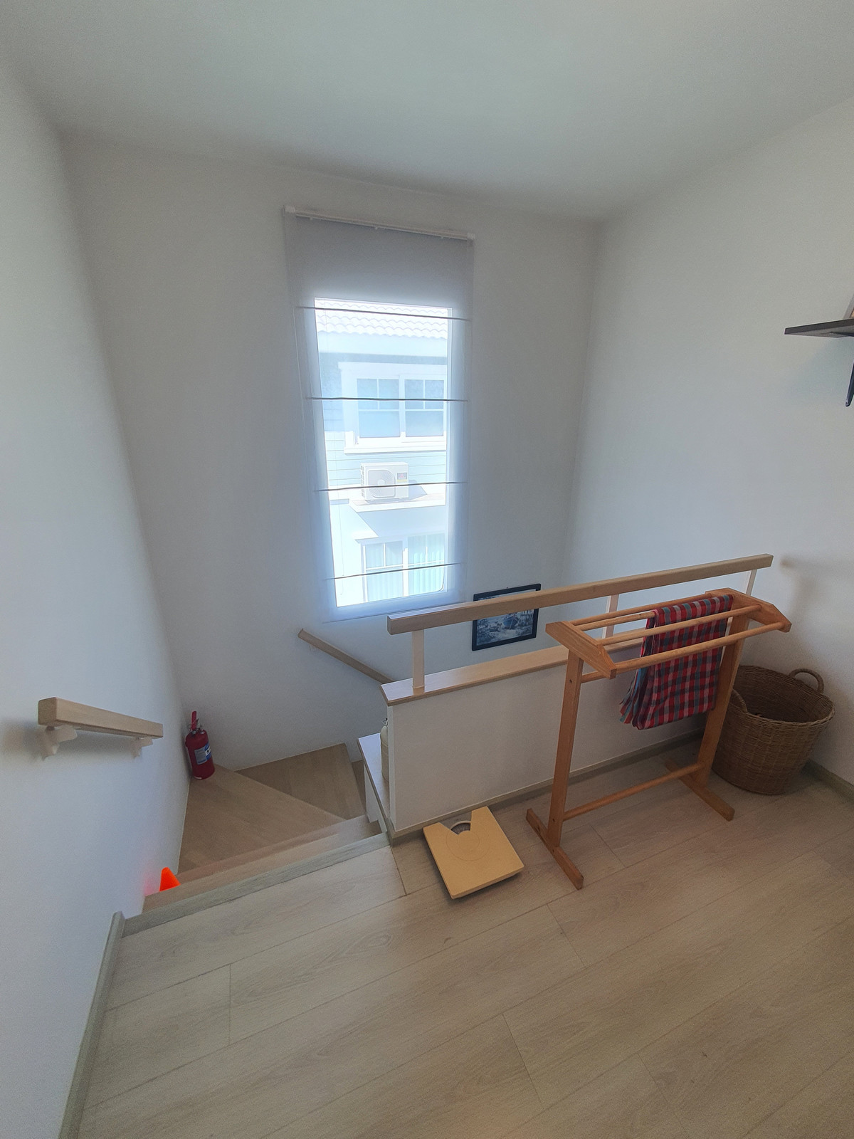 ขายบ้านพุทธมณฑล ศาลายา : ขายบ้านเดี่ยวหลังมุม ม.วิลลาจจิโอ ปิ่นเกล้า-ศาลายา จาก Land & Houses  บ้านสวย สไตล์ Urban Cottage, สวนรอบบ้านร่มรื่น, ใกล้มหาวิทยาลัยมหิดล เพียง 3 กม. 