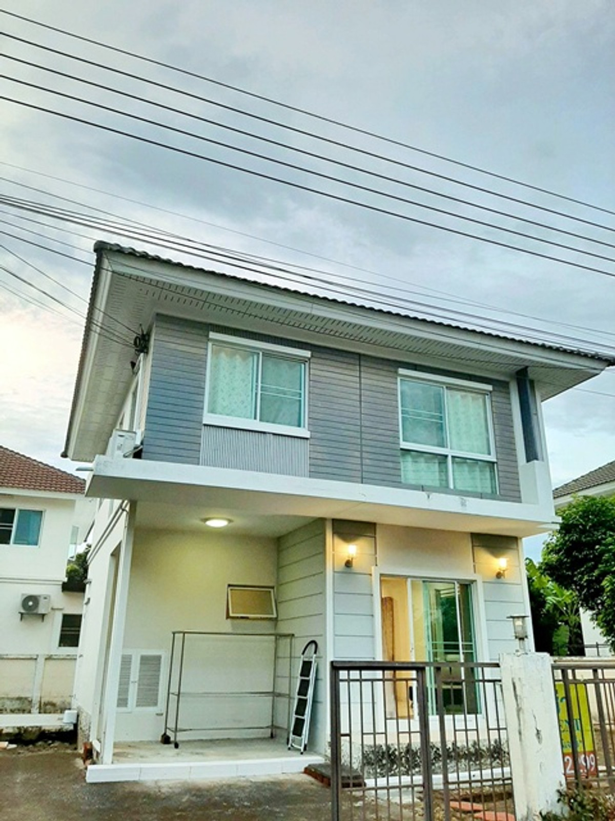 ให้เช่าบ้านนวมินทร์ รามอินทรา : บ้านเดี่ยวสุดหรู 2 ชั้น จัดเต็มเฟอร์ฯ รร.ร่วมฤดีวิเทศศึกษา 1กม. สุวรรณภูมิ เฟส2 ถ.ร่มเกล้า2-8 ลด37% เหลือ 21,999B-M MRTเคหะรามคำแหง 1.7 กม.