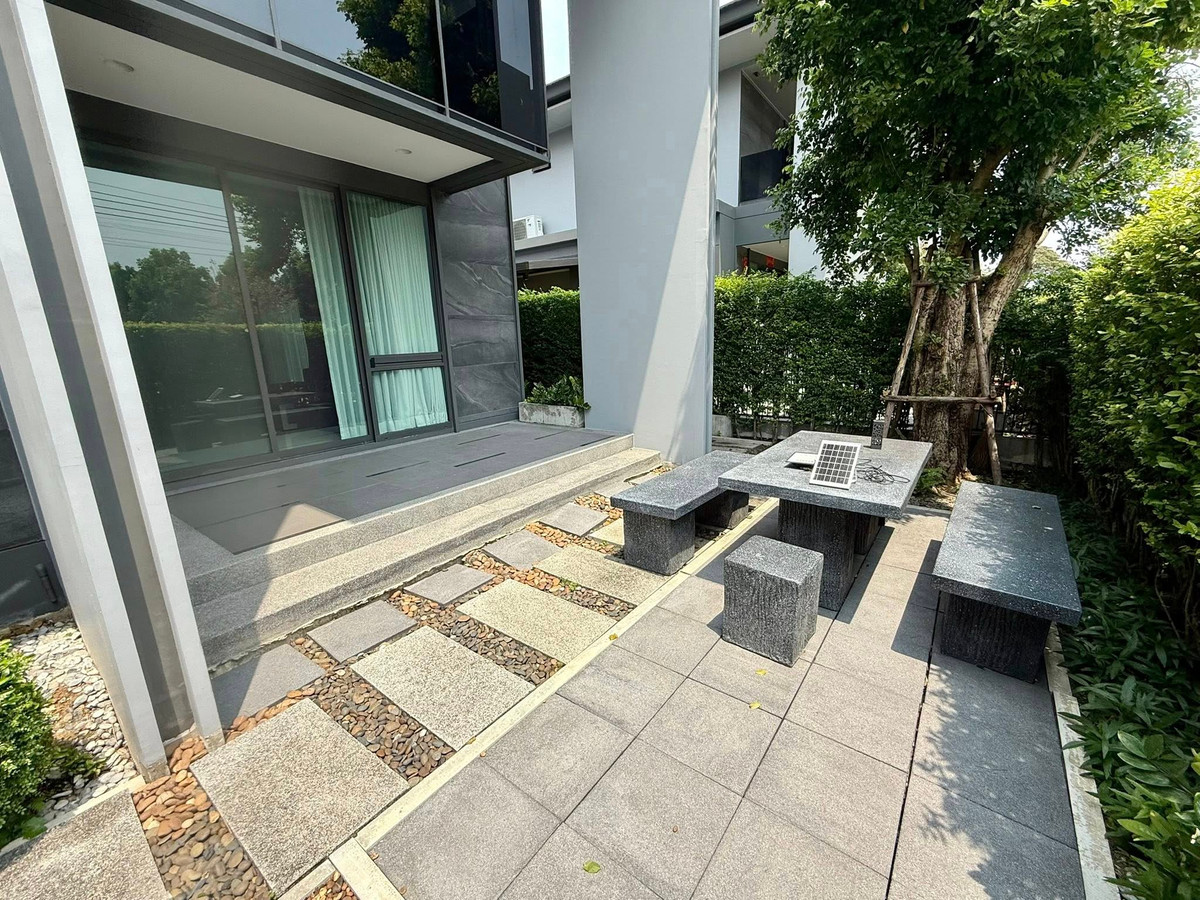 For RentHousePattanakan, Srinakarin : Setthasiri Krungthepkreetha 2 / 4 Bedrooms (FOR RENT) BZD099