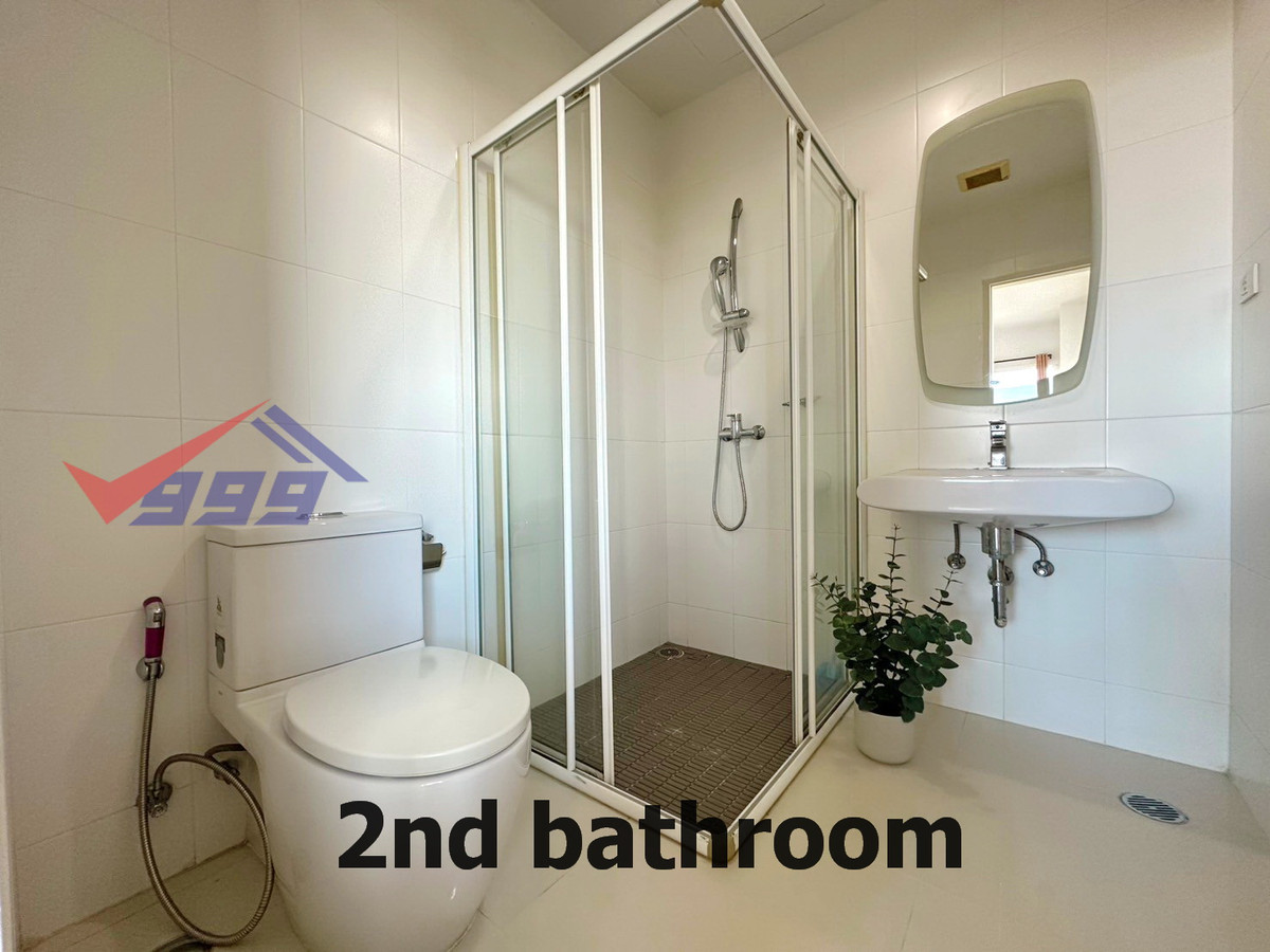 For RentCondoPattanakan, Srinakarin : For rent: Corner condo, 2 bedrooms, clean and tidy room