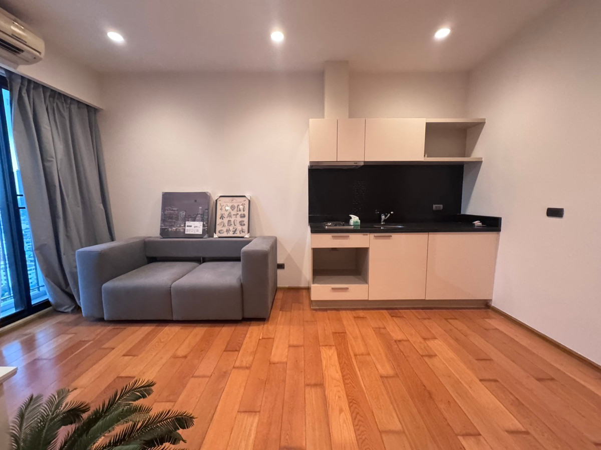 For SaleCondoWongwianyai, Charoennakor : Urgent sale, Fuse Sathorn Taksin, very new room, next to BTS Wongwian Yai, special price 3.29 million!