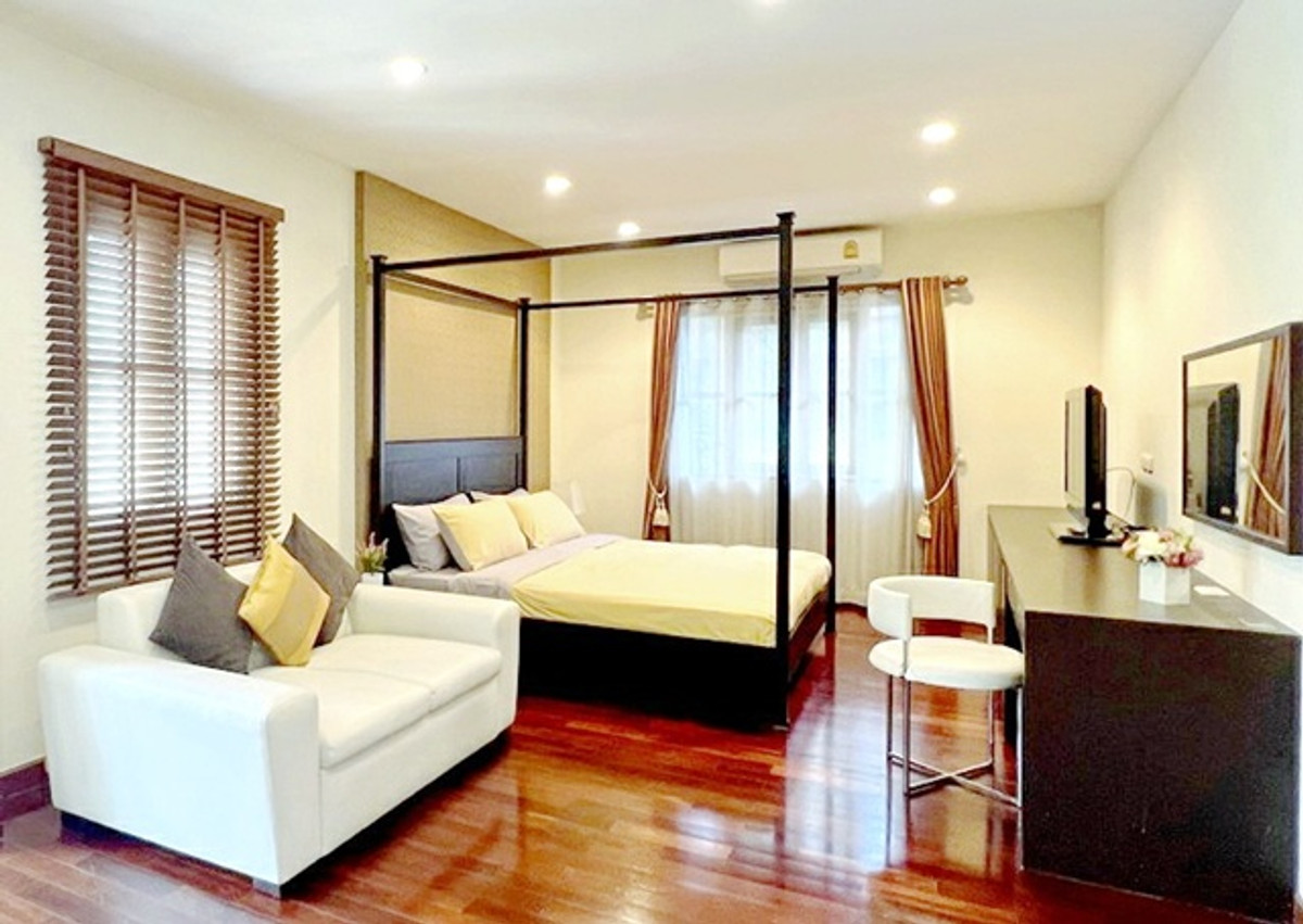 ให้เช่าบ้านเชียงใหม่ : ม.พายัพ 900ม. สันกำแพง บิ๊กซี เชียงใหม่ ดอนจั่น 3 กม.ให้เช่าคฤหาสน์สุดหรู จัดเต็มเฟอร์ฯ พร้อมสวน 34นอน