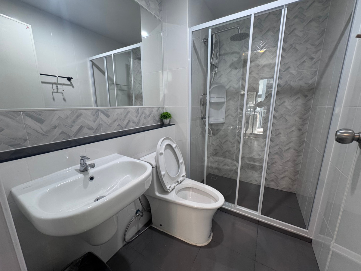 For RentCondoThaphra, Talat Phlu, Wutthakat : Regent Home Wutthakad, new room, new room available and ready for rent, fully furnished.