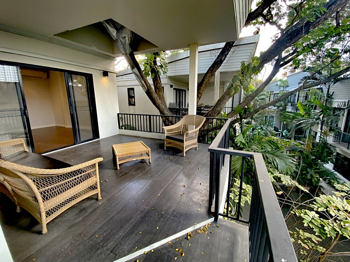 For RentSukhumvit, Asoke, Thonglor : Beautiful House in a Private Compound near BTS Thonglor ** NO CO-AGENT ** 