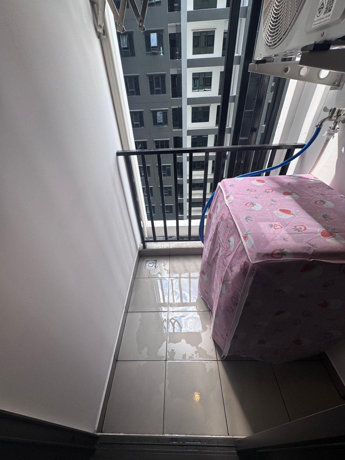 For RentCondoThaphra, Talat Phlu, Wutthakat : The room is very beautiful! Available and ready for rent, only 11,000/month. Regent Home Wuthakat near BTS. You can inquire.