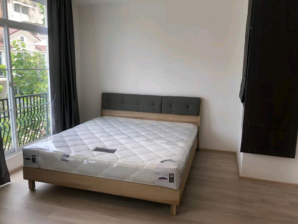 ให้เช่าทาวน์โฮมบางนา แบริ่ง ลาซาล : 🚩🌟🍀 ให้เช่า อินดี้ บางนา-รามคำแหง2 ทาวน์โฮมพรีเมียมเกรด หลังริม ตั้งบนทำเลศักยภาพ เดินทางง่าย ใกล้รถไฟฟ้า และรายล้อมไปด้วยสิ่งอำนวยควมสะดวกมากมาย ห้างใหญ่ ถนนใหญ่ ใกล้ทางด่วน✅ 