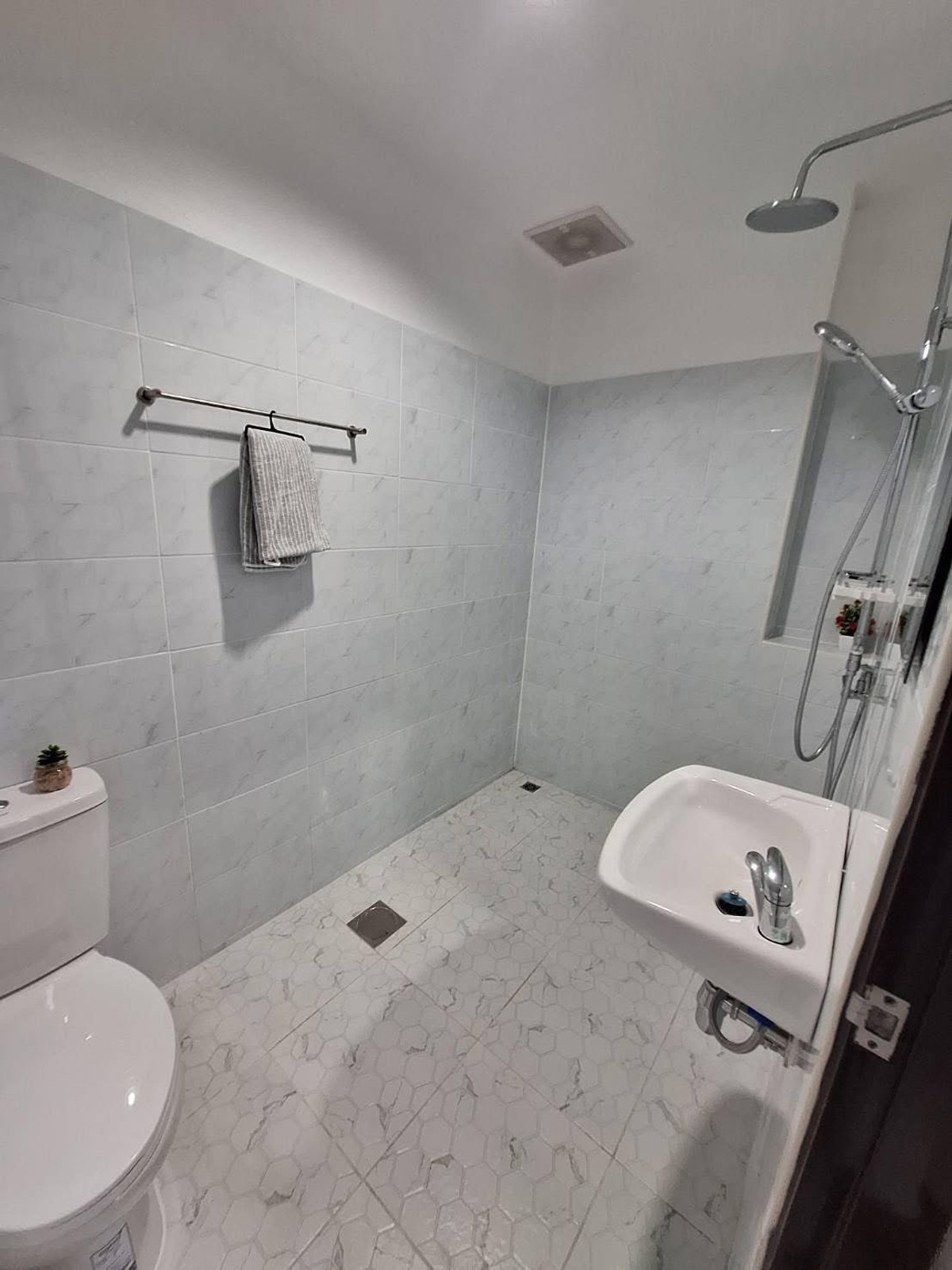 For SaleTownhomePattaya, Bangsaen, Chonburi : Townhouse, Soi Khao Ta Lo 8 / 2 Bedrooms (FOR SALE) AM016