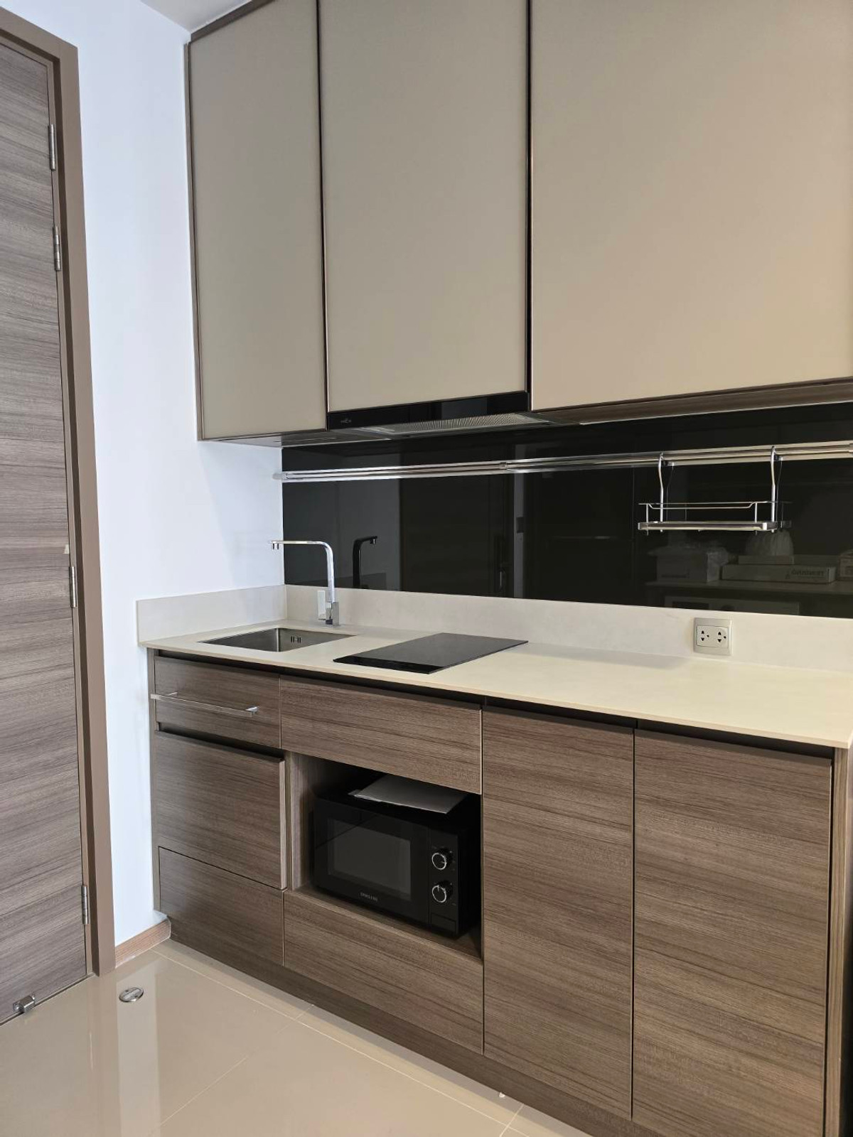 ขายคอนโดสะพานควาย จตุจักร : ขายด่วน 🌈✨THE LINE Phahol - Pradipat 1 bed 1 bath ขนาด 35 ตร.ม เพียง 4,440,000 บาท โทร 092-2462653 Donut