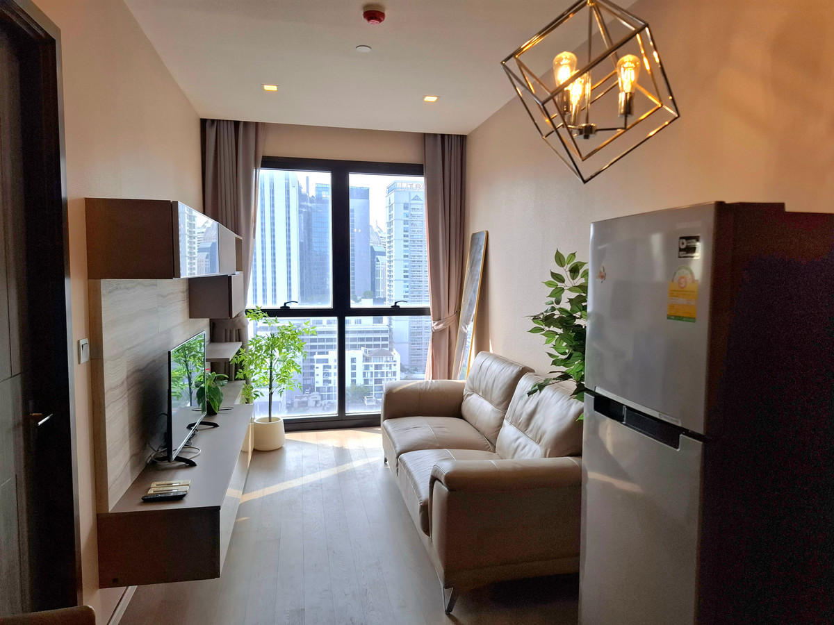 For RentCondoSukhumvit, Asoke, Thonglor : 🏛️Hotel-Style Luxury: City View & Valuables Display Drawer in Asoke