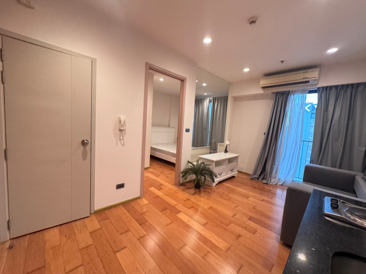 For SaleCondoWongwianyai, Charoennakor : Urgent sale, Fuse Sathorn Taksin, very new room, next to BTS Wongwian Yai, special price 3.29 million!