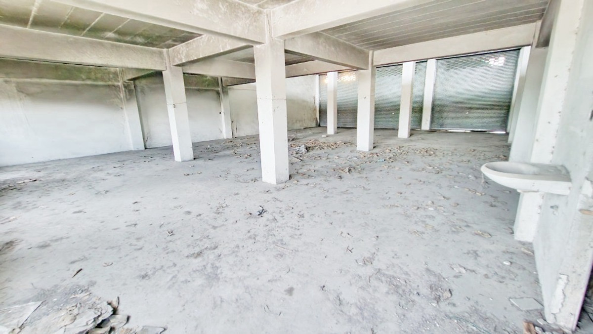 For RentShop HouseLadkrabang, Suwannaphum Airport : Commercial building for rent, 4 units, 4.5 floors, width 14 meters, next to the main road, King Kaew, Suvarnabhumi, with parking for 20 cars, connected to Bangna, Suan Luang, Lat Krabang and the expressway motorway.