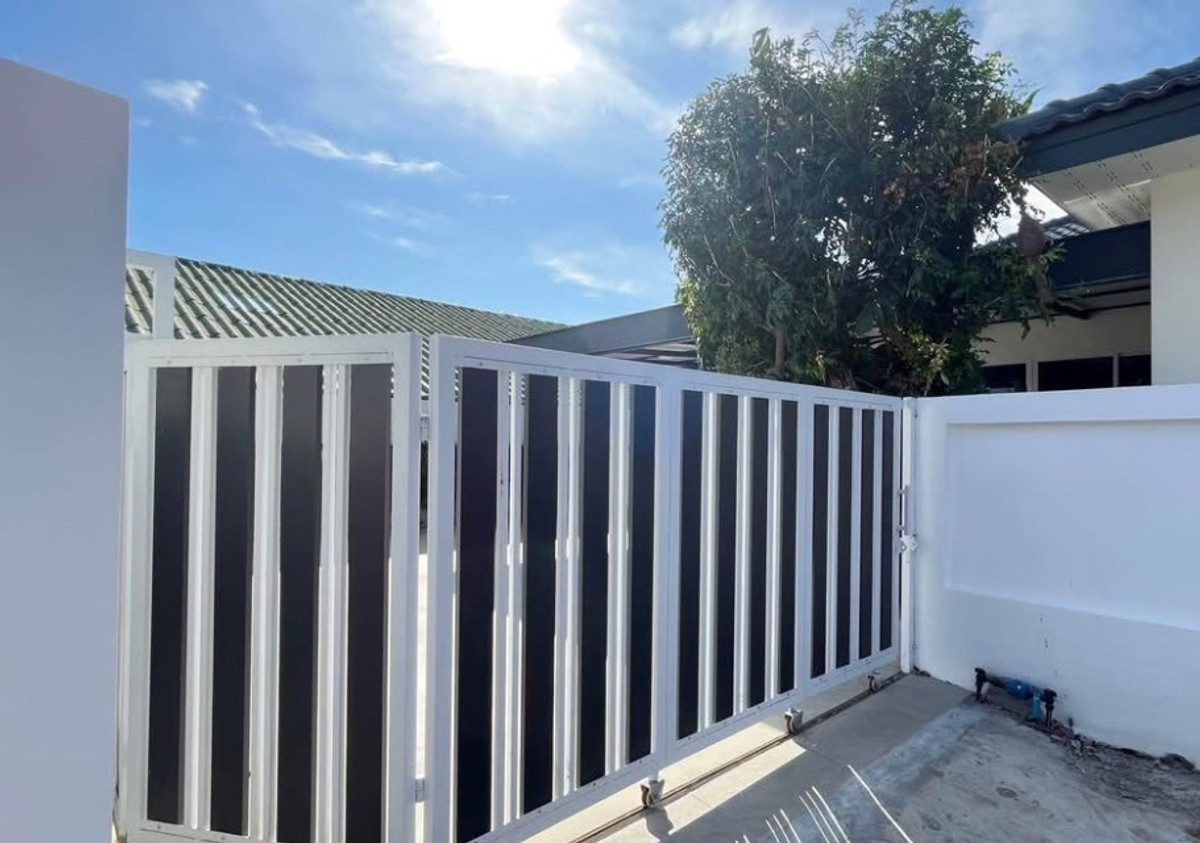 ขายบ้านพัทยา บางแสน ชลบุรี สัตหีบ : หลังมุมพร้อมชั้นลอย เฟอร์แน่น ✨ พัทยารุ่งเรือง / 3 ห้องนอน (ขาย), Pattaya Rungrueng / 3 Bedrooms (FOR SALE) BEWN036