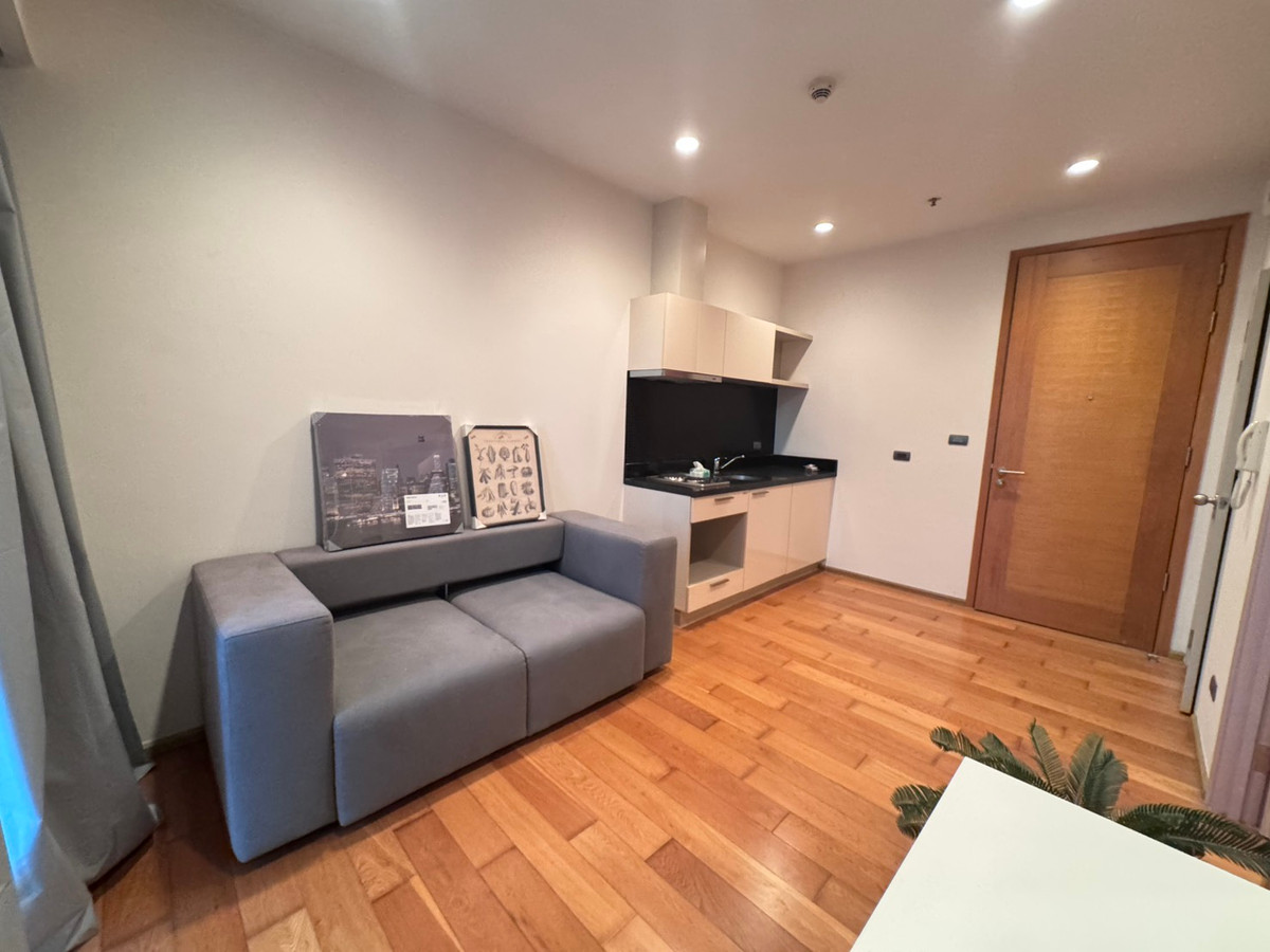 For SaleCondoWongwianyai, Charoennakor : Urgent sale, Fuse Sathorn Taksin, very new room, next to BTS Wongwian Yai, special price 3.29 million!