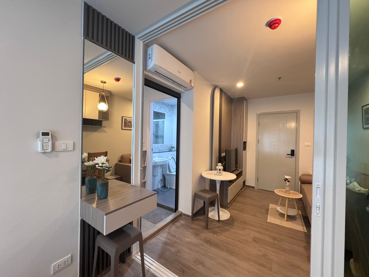 For RentCondoThaphra, Talat Phlu, Wutthakat : The room is very beautiful! Available and ready for rent, only 11,000/month. Regent Home Wuthakat near BTS. You can inquire.