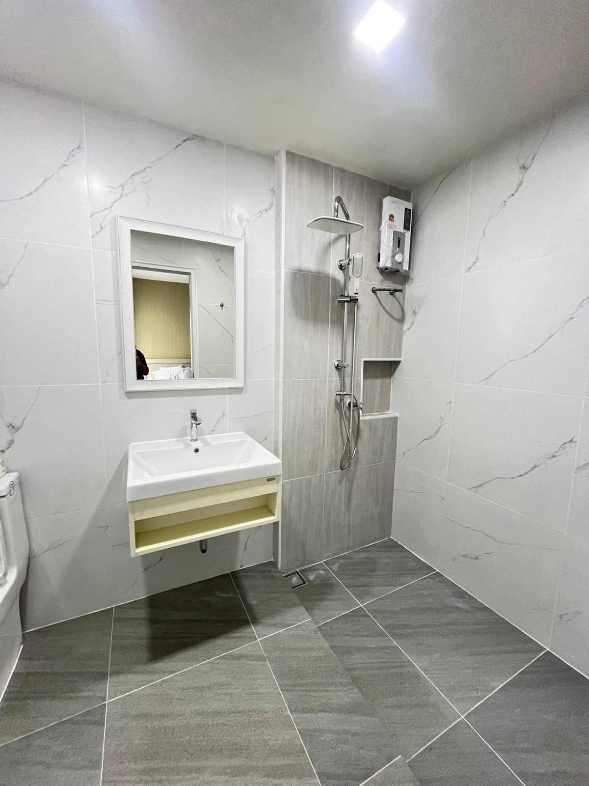 ขายบ้านพัทยา บางแสน ชลบุรี สัตหีบ : หลังมุมพร้อมชั้นลอย เฟอร์แน่น ✨ พัทยารุ่งเรือง / 3 ห้องนอน (ขาย), Pattaya Rungrueng / 3 Bedrooms (FOR SALE) BEWN036