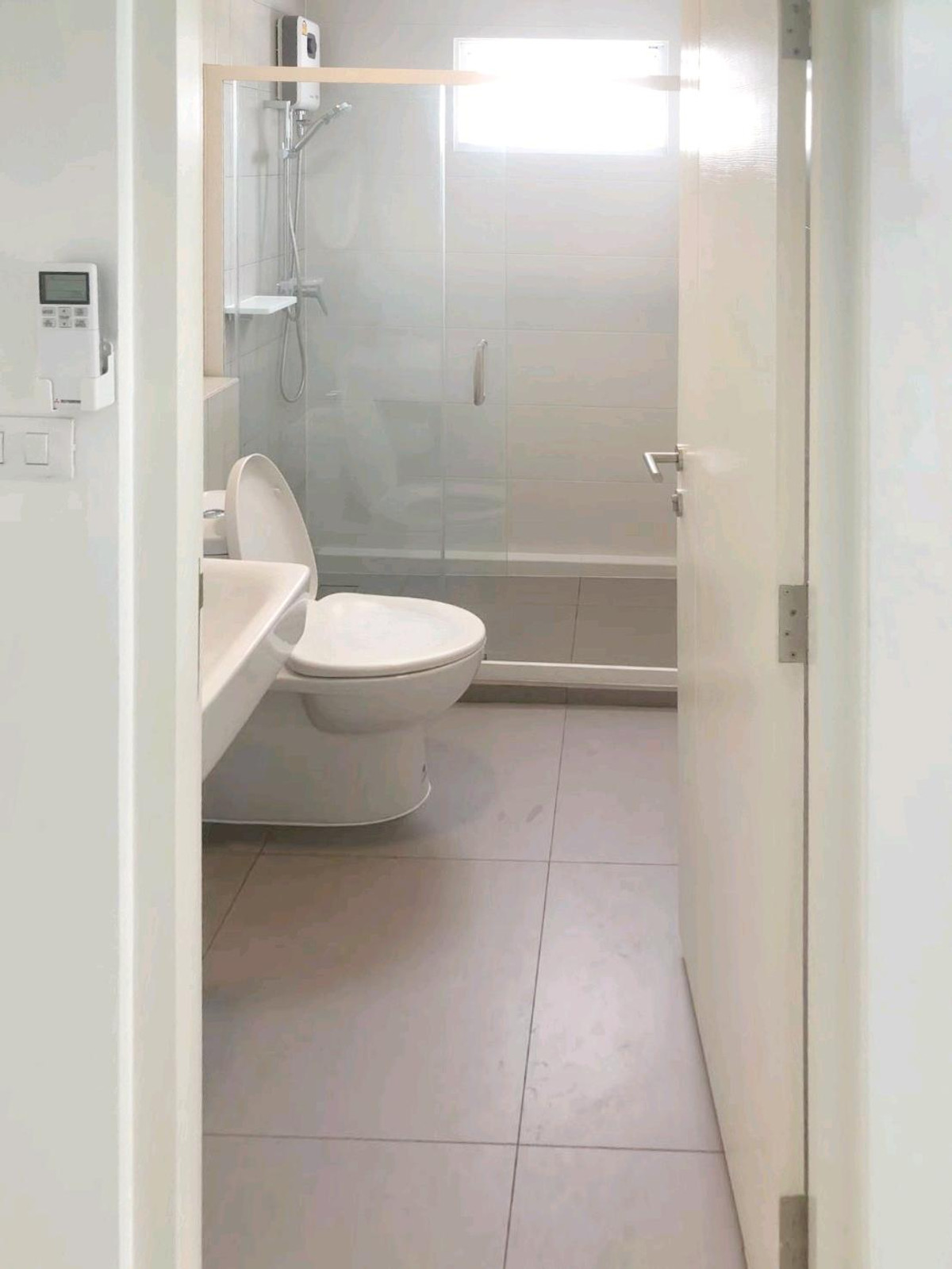 ให้เช่าทาวน์โฮมบางนา แบริ่ง ลาซาล : 🚩🌟🍀 ให้เช่า อินดี้ บางนา-รามคำแหง2 ทาวน์โฮมพรีเมียมเกรด หลังริม ตั้งบนทำเลศักยภาพ เดินทางง่าย ใกล้รถไฟฟ้า และรายล้อมไปด้วยสิ่งอำนวยควมสะดวกมากมาย ห้างใหญ่ ถนนใหญ่ ใกล้ทางด่วน✅ 