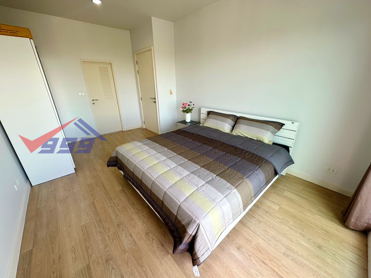 For RentCondoPattanakan, Srinakarin : For rent: Corner condo, 2 bedrooms, clean and tidy room