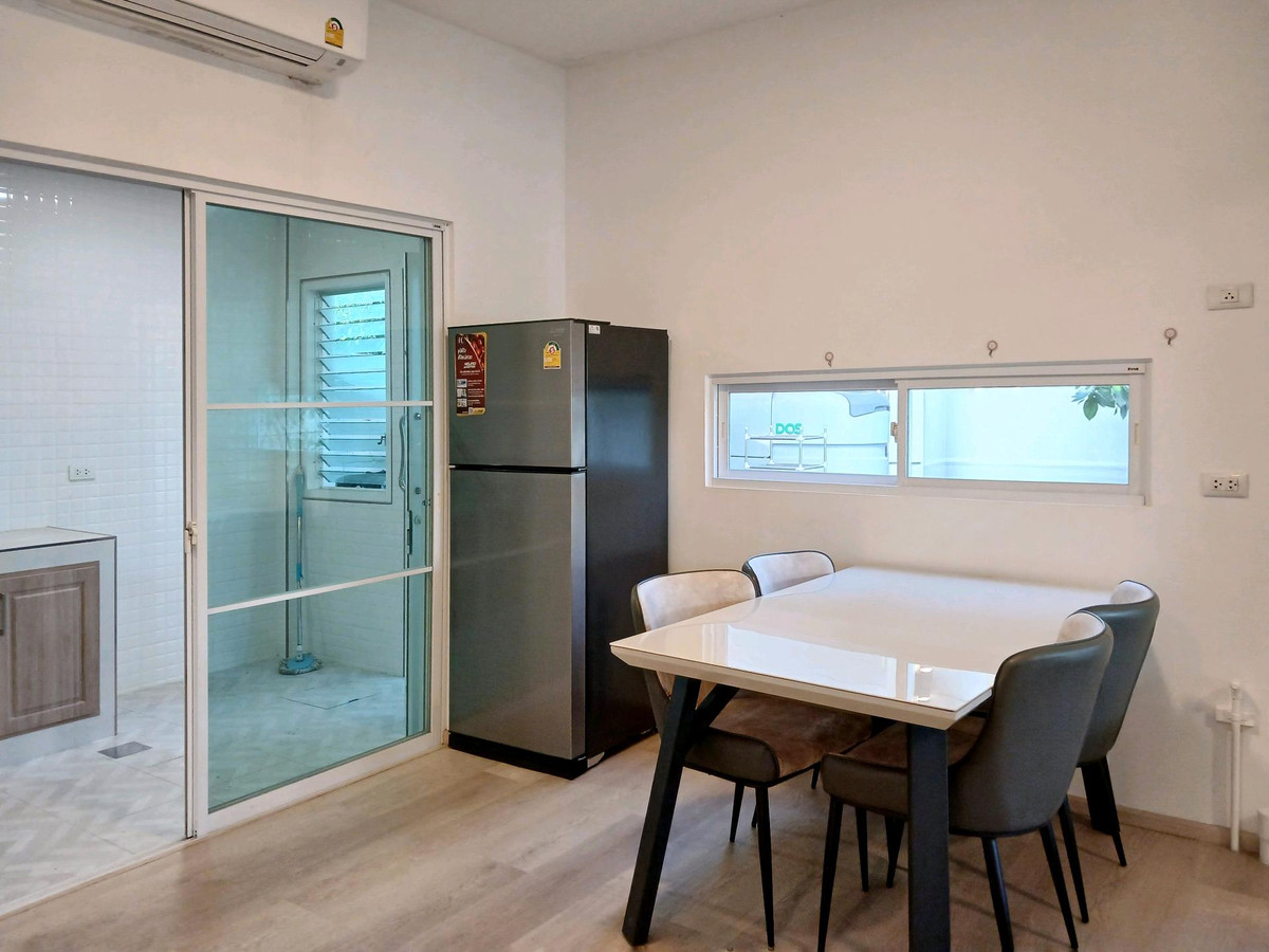 ให้เช่าทาวน์โฮมบางนา แบริ่ง ลาซาล : 🚩🌟🍀 ให้เช่า อินดี้ บางนา-รามคำแหง2 ทาวน์โฮมพรีเมียมเกรด หลังริม ตั้งบนทำเลศักยภาพ เดินทางง่าย ใกล้รถไฟฟ้า และรายล้อมไปด้วยสิ่งอำนวยควมสะดวกมากมาย ห้างใหญ่ ถนนใหญ่ ใกล้ทางด่วน✅ 