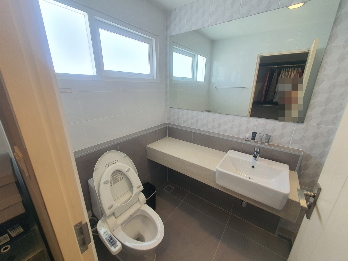 ขายบ้านพุทธมณฑล ศาลายา : ขายบ้านเดี่ยวหลังมุม ม.วิลลาจจิโอ ปิ่นเกล้า-ศาลายา จาก Land & Houses  บ้านสวย สไตล์ Urban Cottage, สวนรอบบ้านร่มรื่น, ใกล้มหาวิทยาลัยมหิดล เพียง 3 กม. 