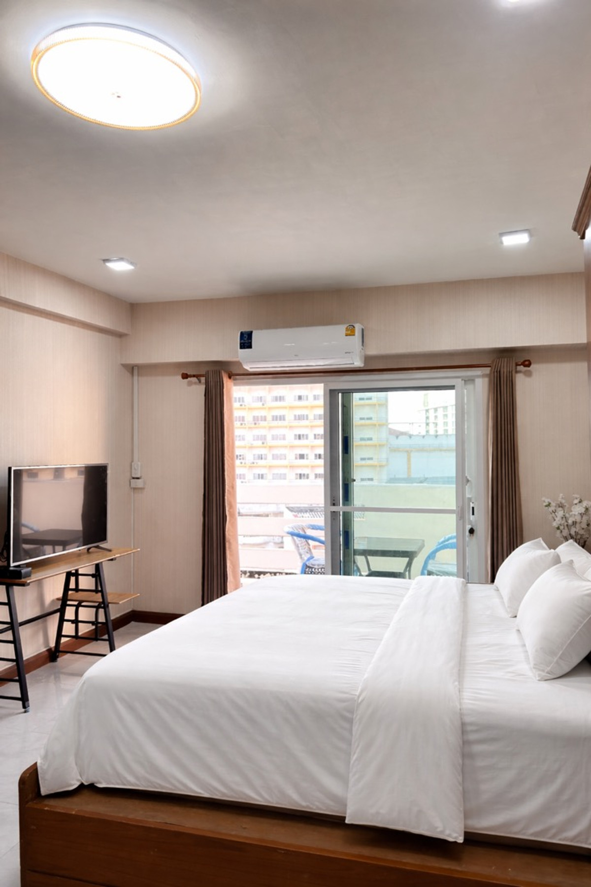 ให้เช่าคอนโดพัทยา บางแสน ชลบุรี สัตหีบ : เย็นสบายคอนโดเทล ปรับปรุงใหม่ ให้เช่า ขนาด 39 ตารางเมตร