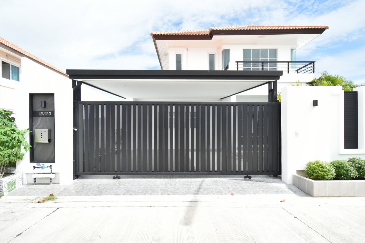 พัทยา บางแสน ชลบุรี สัตหีบ : บ้านพูลวิลล่า โครงการ TW ปาร์ควิว, 4 ห้องนอน 3 ห้องน้ำ