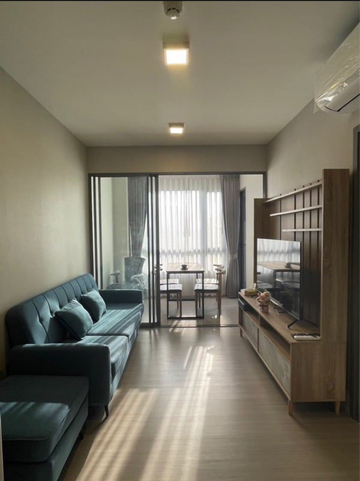 ให้เช่าคอนโดสุขุมวิท อโศก ทองหล่อ : ปล่อยเช่า  ควินทารา ภูม สุขุมวิท 39 วิวสระน้ำ