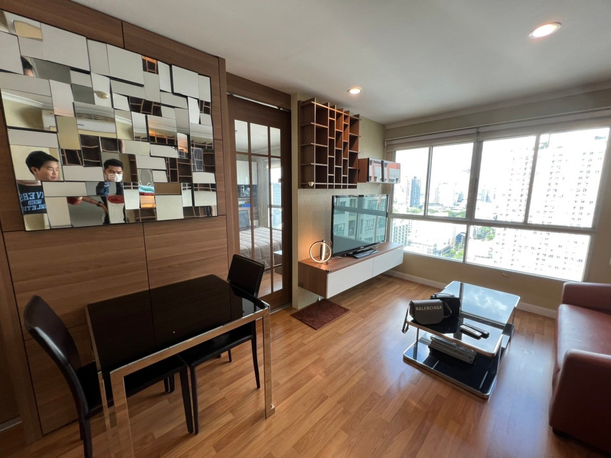 ให้เช่าคอนโดคลองเตย กล้วยน้ำไท : ⚜️ปล่อยเช่า Lumpini Place Rama 4 - Kluaynamthai (ลุมพินี เพลส พระราม 4 - กล้วยน้ำไท)สนใจสอบถาม แอดไลน์ 🆔  𝐈𝐃 𝐋𝐢𝐧𝐞 : @glorious1 หรือ https://lin.ee/897Debr โทร 099 498 2461