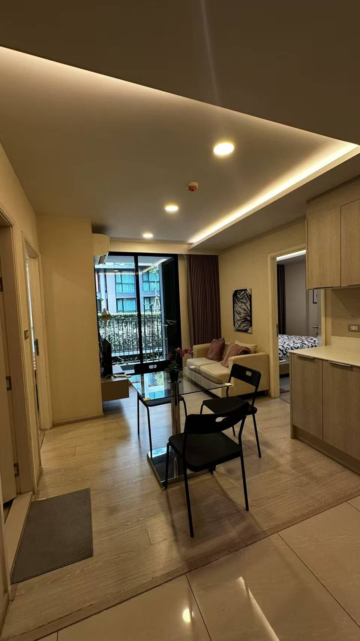 ให้เช่าคอนโดสุขุมวิท อโศก ทองหล่อ : ให้เช่าคอนโด Vtara 36 คอนโดแต่งครบพร้อมเข้าอยู่ใกล้รถไฟฟ้าBTSทองหล่อเดินทางสะดวก!!