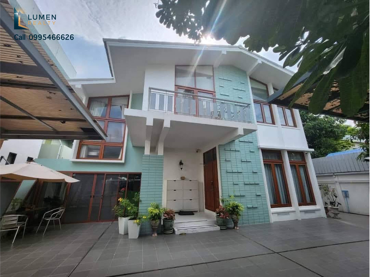 ขายบ้านอารีย์ อนุสาวรีย์ : 🏡 ขายบ้านเดี่ยวสไตล์ Retro-Classic หลังใหญ่ ใจกลางสามเสน-พระราม 6 🌳