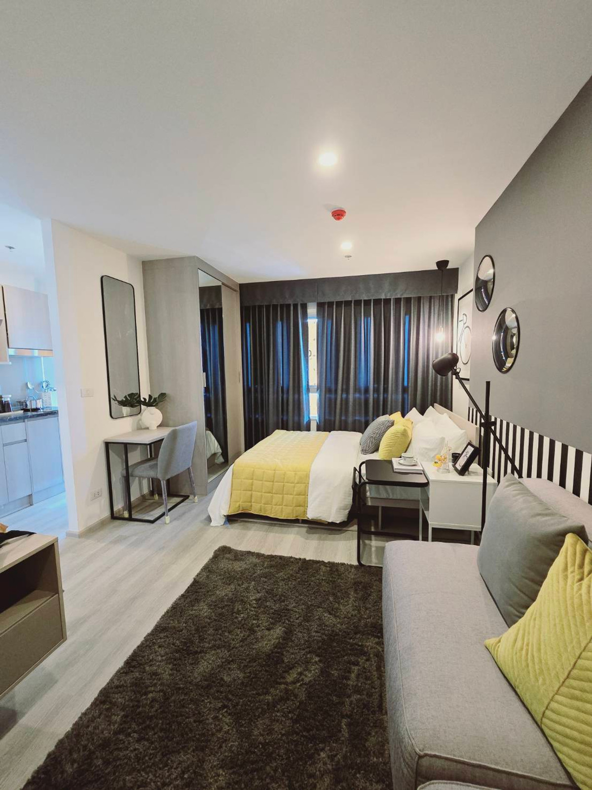 For RentCondoThaphra, Talat Phlu, Wutthakat : Condo for rent near BTS Wutthakat, near Sathorn.