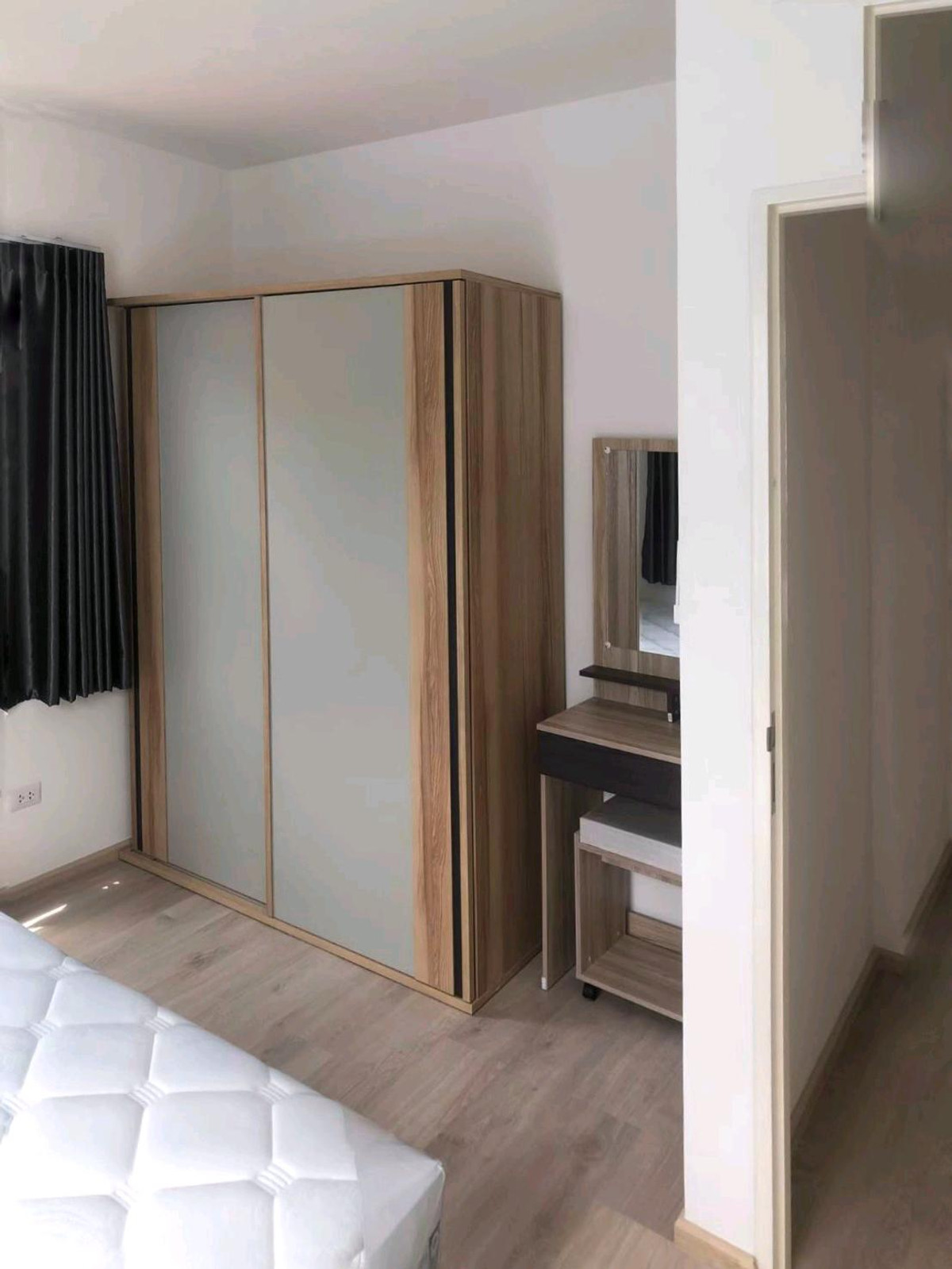 ให้เช่าทาวน์โฮมบางนา แบริ่ง ลาซาล : 🚩🌟🍀 ให้เช่า อินดี้ บางนา-รามคำแหง2 ทาวน์โฮมพรีเมียมเกรด หลังริม ตั้งบนทำเลศักยภาพ เดินทางง่าย ใกล้รถไฟฟ้า และรายล้อมไปด้วยสิ่งอำนวยควมสะดวกมากมาย ห้างใหญ่ ถนนใหญ่ ใกล้ทางด่วน✅ 