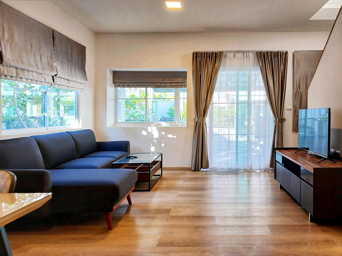 ให้เช่าทาวน์โฮมบางนา แบริ่ง ลาซาล : 🚩🌟🍀 ให้เช่า อินดี้ บางนา-รามคำแหง2 ทาวน์โฮมพรีเมียมเกรด หลังริม ตั้งบนทำเลศักยภาพ เดินทางง่าย ใกล้รถไฟฟ้า และรายล้อมไปด้วยสิ่งอำนวยควมสะดวกมากมาย ห้างใหญ่ ถนนใหญ่ ใกล้ทางด่วน✅ 