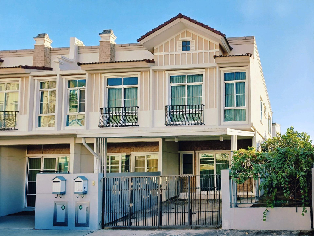 ให้เช่าทาวน์โฮมบางนา แบริ่ง ลาซาล : 🚩🌟🍀 ให้เช่า อินดี้ บางนา-รามคำแหง2 
ทาวน์โฮมพรีเมียมเกรด หลังริม ตั้งบนทำเลศักยภาพ เดินทางง่าย ใกล้รถไฟฟ้า และรายล้อมไปด้วยสิ่งอำนวยความสะดวกมากมาย ห้างใหญ่ ถนน
ใหญ่ ใกล้ทางด่วน✅ 