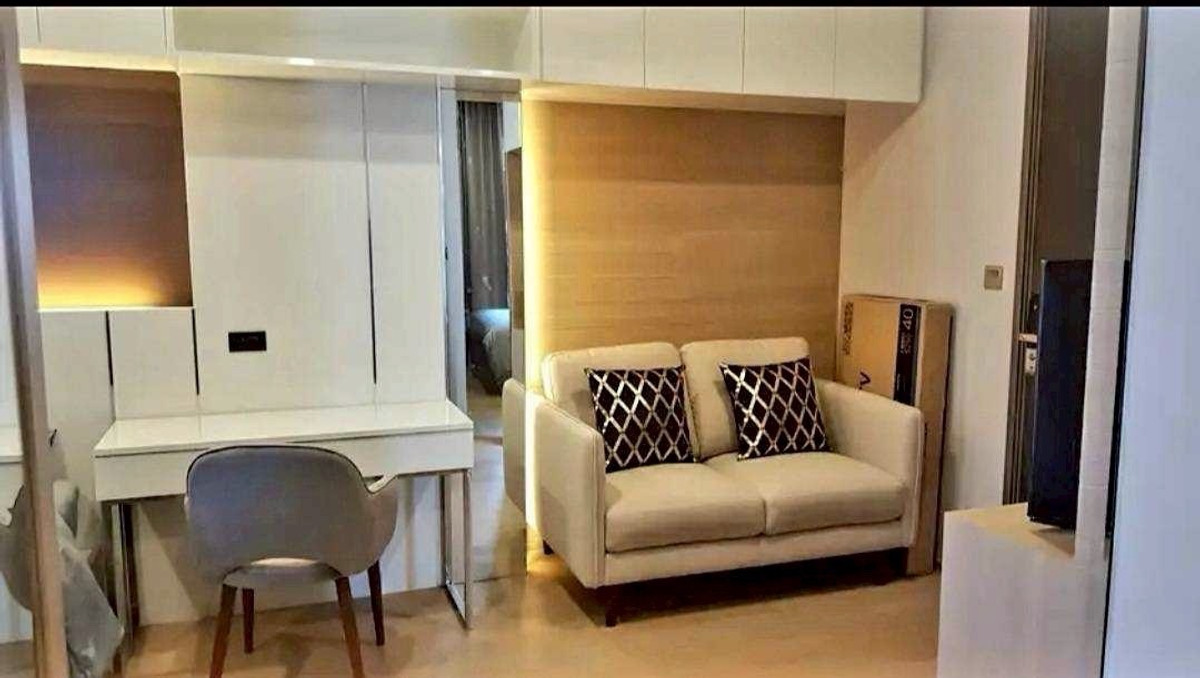 ขายคอนโดสยาม จุฬา สามย่าน : For sale with existing tenant 🔥Ashton Chula Silom 📌Studio 25sq.m. 5.75mb.contact 0646428664 (Phat) Contact 0946242014 (Nui)