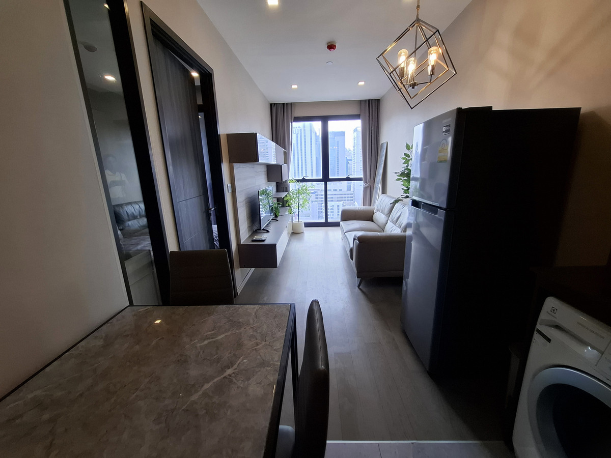 For RentCondoSukhumvit, Asoke, Thonglor : 🏛️Hotel-Style Luxury: City View & Valuables Display Drawer in Asoke