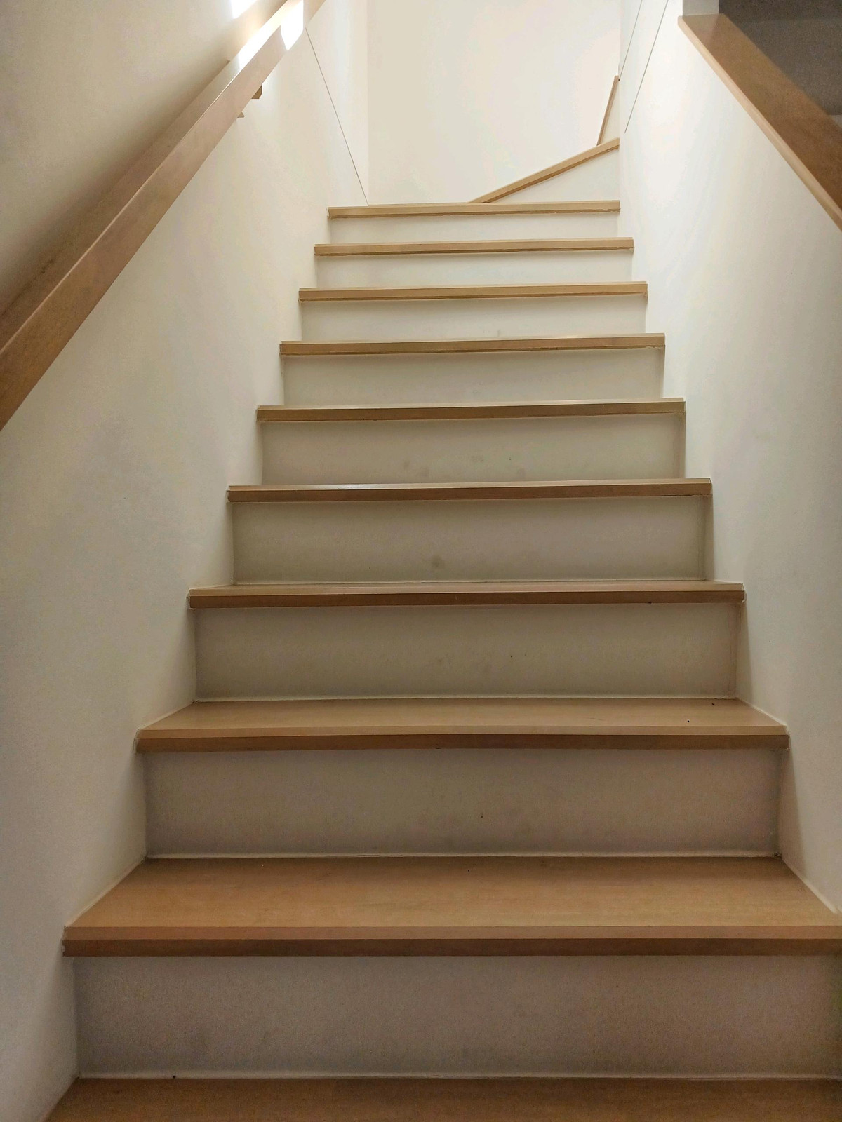 ให้เช่าทาวน์โฮมบางนา แบริ่ง ลาซาล : 🚩🌟🍀 ให้เช่า อินดี้ บางนา-รามคำแหง2 ทาวน์โฮมพรีเมียมเกรด หลังริม ตั้งบนทำเลศักยภาพ เดินทางง่าย ใกล้รถไฟฟ้า และรายล้อมไปด้วยสิ่งอำนวยควมสะดวกมากมาย ห้างใหญ่ ถนนใหญ่ ใกล้ทางด่วน✅ 