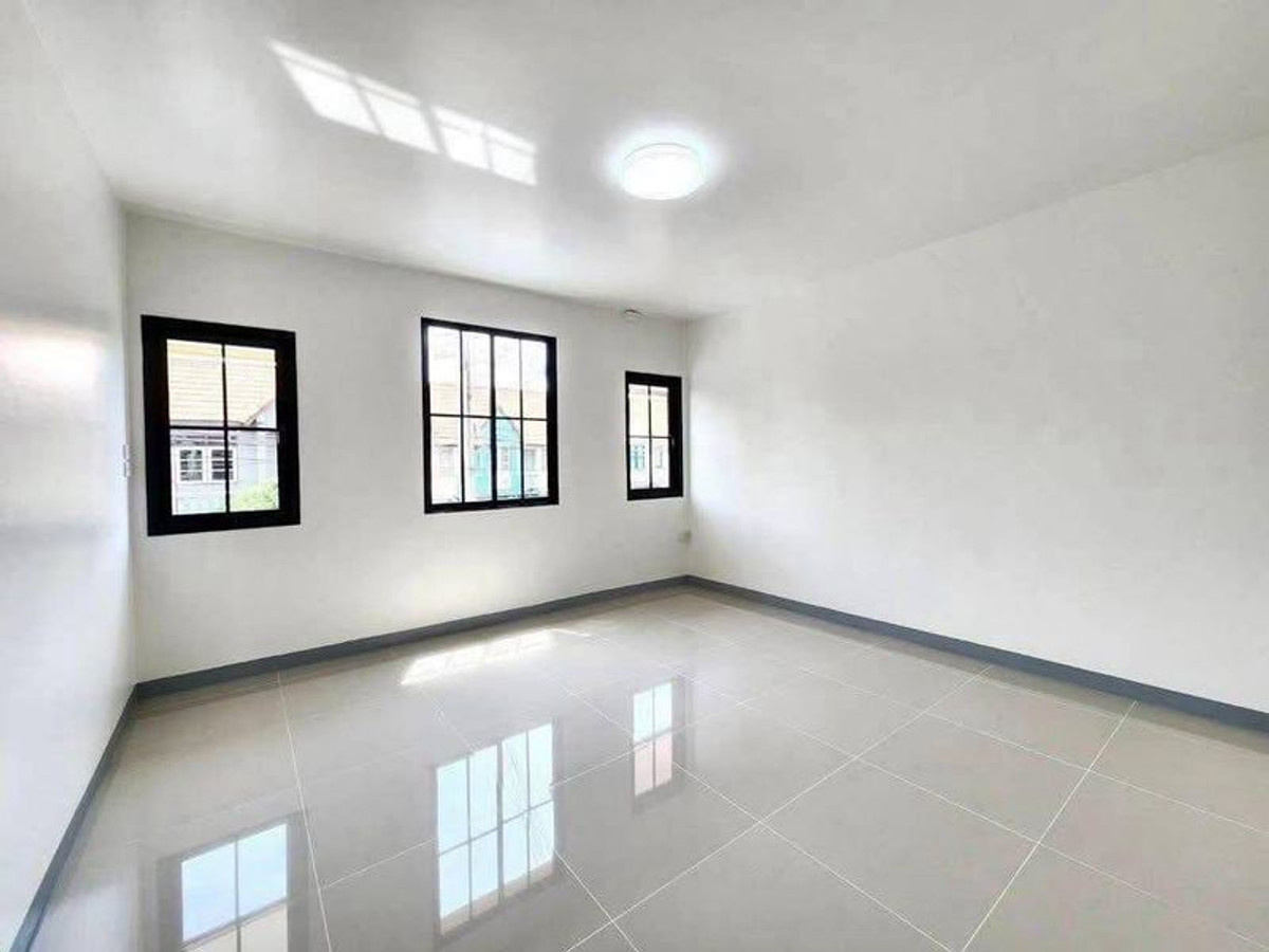 For SaleTownhomePattaya, Bangsaen, Chonburi : Eastern Land House 1 / 2 Bedrooms (For Sale), Eastern Land House 1 / 2 Bedrooms (FOR SALE) YEAN078