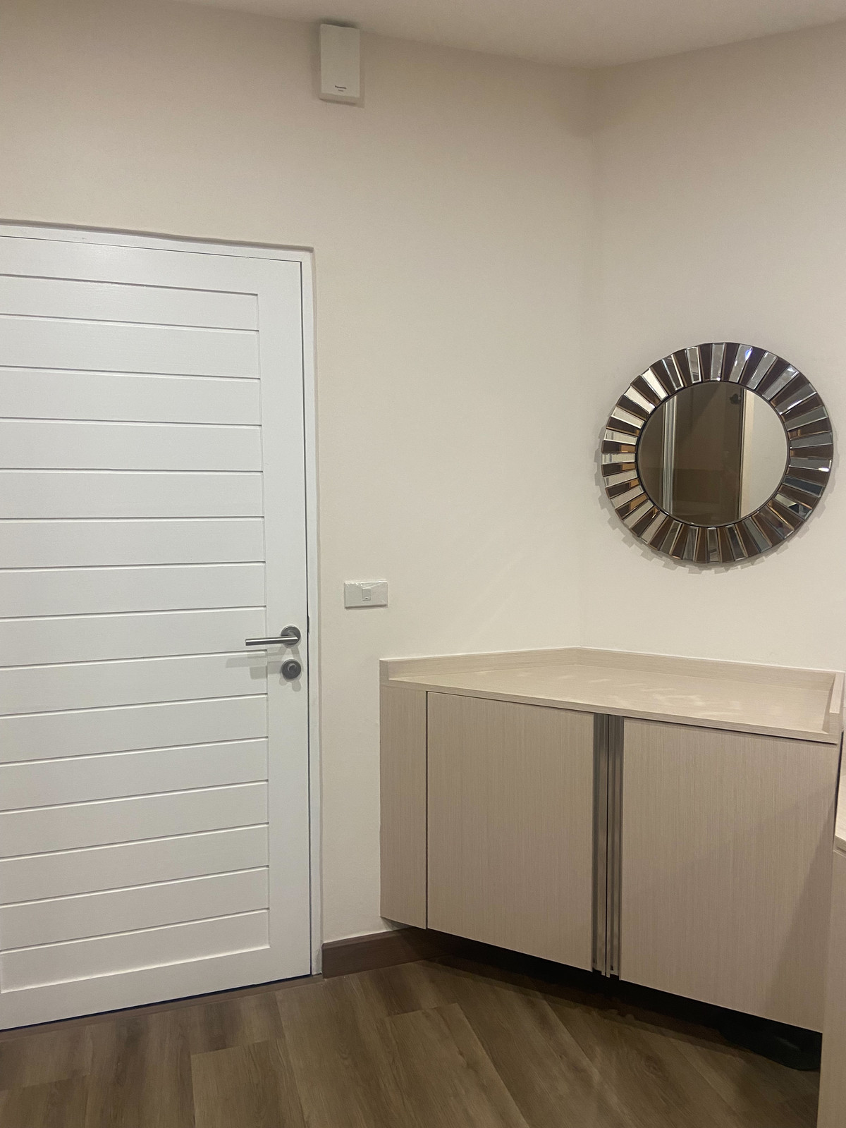 ให้เช่าคอนโดสุขุมวิท อโศก ทองหล่อ : Studio room for rent Sukumwit16