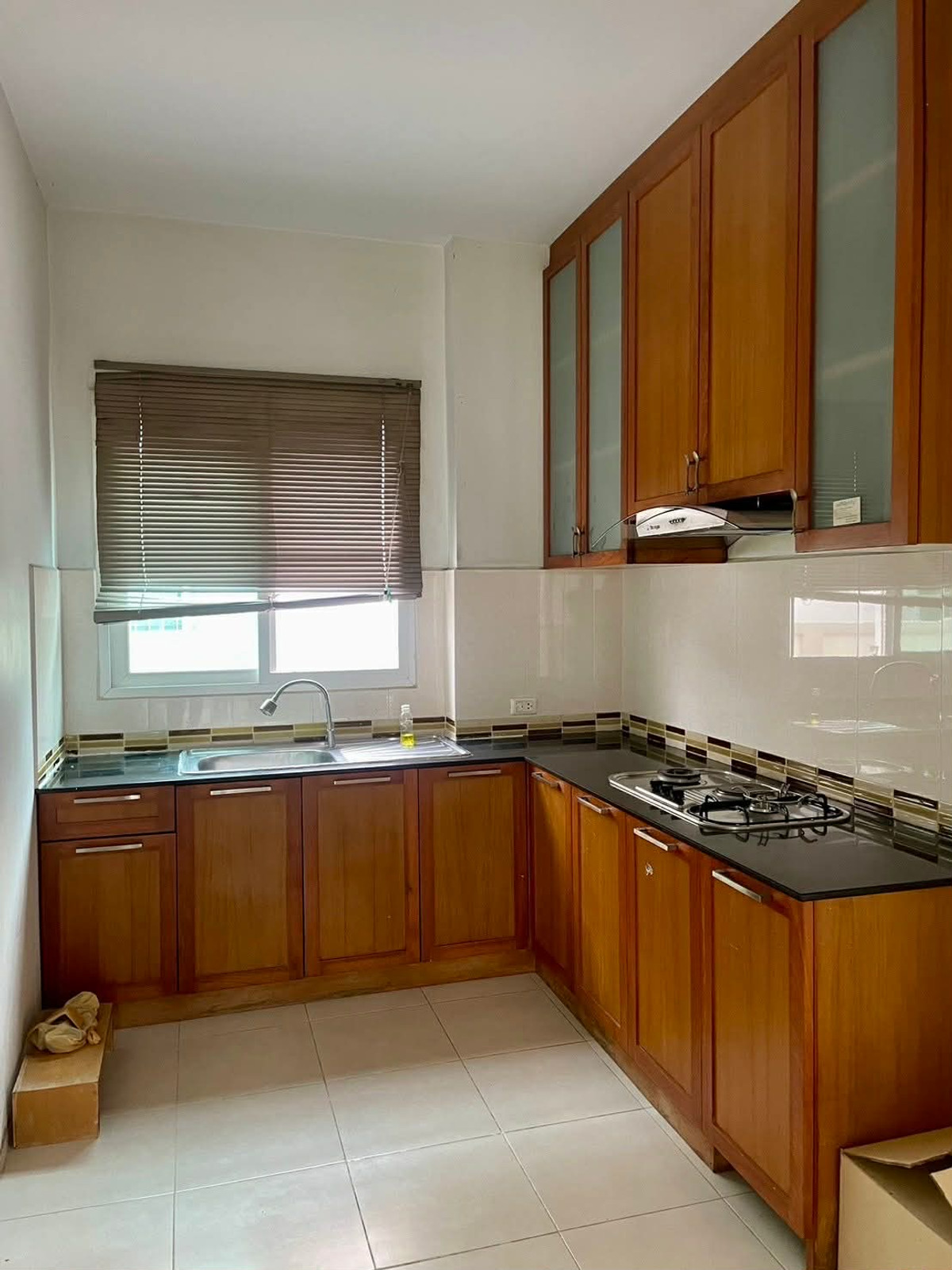 ขายบ้านรัตนาธิเบศร์ สนามบินน้ำ พระนั่งเกล้า : บ้านเดี่ยว นนท์ณิชา สะพานพระนั่งเกล้า / 3 ห้องนอน (ขาย), Nonnicha Phra Nangklao Bridge / Detached House 3 Bedrooms (FOR SALE) AOM026